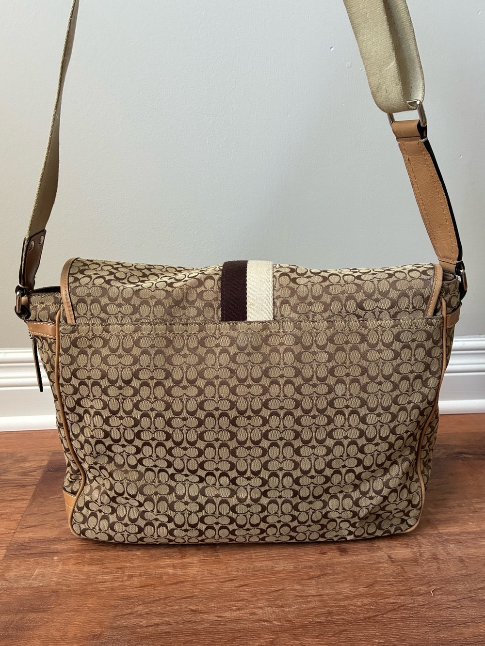 Coach Signature Voyager Cross Body Messenger Bag F70183 Jacquard / Leather - Picture 5 of 15